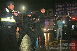 国产警察劫匪视频大全,惊心动魄！国产警察与劫匪生死对决视频大盘点