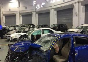 国产三车碰撞测试视频,安全性能大比拼