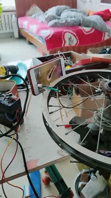 小伙发明国产吹风机视频,小伙发明惊艳亮相，引领美发新潮流